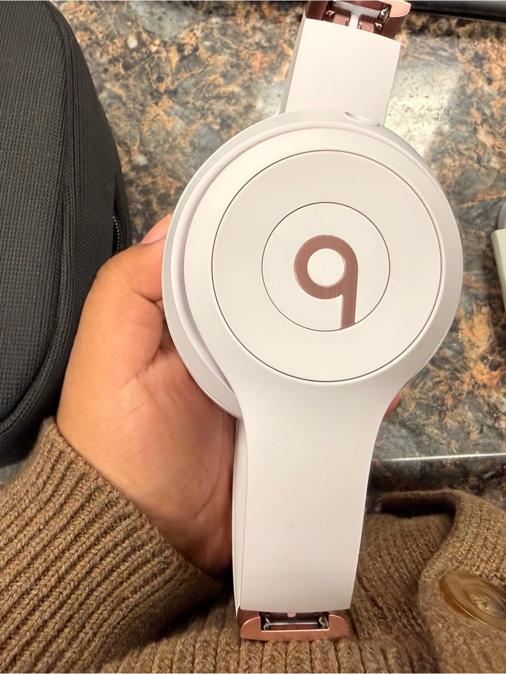Beats Solo 4 by Dre on-Ear Headphones Cloud Pink